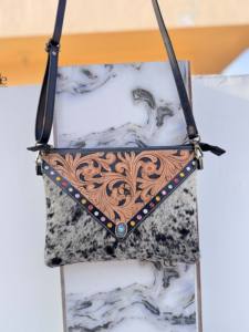 Sac à bandoulière en cuir véritable sculpté à la main, style bohème, pour femme, multi-usages, en fourrure de vache, vente en gros - Product Image 5