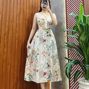 เดรสยาวผ้าไหมสำหรับผู้หญิง ดีไซน์เรียบหรู สง่างาม เหมาะสำหรับทั้งงานลำลองและงานทางการ ให้ความรู้สึกทั้งความสง่างามและความสบาย - Product Image 2