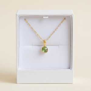 Pendentif en péridot brut, pierre de naissance d'août, argent sterling 925 plaqué or 14 carats, cristal de guérison, bijou délicat, cadeau - Product Image 5