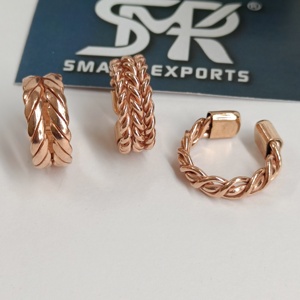 Bague Magnétique Thérapeutique en Cuivre Élégante, Design Chaîne Tressée, Bijou Artisanal Tendance pour Hommes et Femmes - Product Image 4
