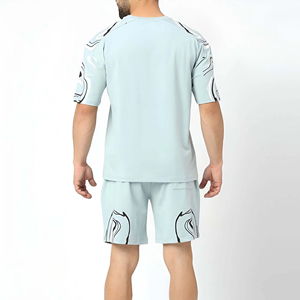 ชุดเสื้อยืดคอกลมสีฟ้าอ่อนและกางเกงขาสั้นสำหรับผู้ชายพร้อมลายพิมพ์นามธรรม ชุดลำลองฤดูร้อนแบบแห้งเร็ว - Product Image 2