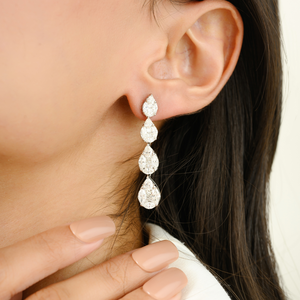 Boucles d'oreilles en or blanc 14 carats avec perle en forme de goutte d'eau et diamant de 5,38 carats certifié IGI, style vintage chrétien pour mariage - Product Image 1