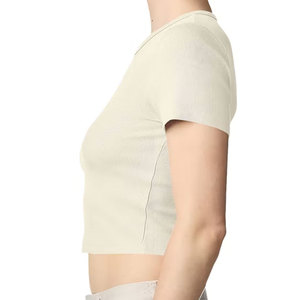 T-shirt court bleu à col rond pour femme, modèle vierge, impression à la demande, design numérique téléchargeable - Product Image 6