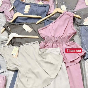 ชุดเซ็ตสองชิ้นสำหรับฤดูร้อน เสื้อผ้าผู้หญิง สวมใส่สบาย แฟชั่นธรรมชาติ ซักได้ บรรจุภัณฑ์แบบกำหนดเอง จากผู้ผลิตในเวียดนาม - Product Image 3