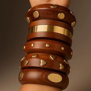 Bracelet en bois Pentagramme Rétro, design large et exagéré avec rivets, fait main, moderne, étanche, accessoire unisexe - Product Image 5