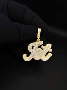 Colgante de Acero Inoxidable Plateado con Imitación de Rodio y Microincrustaciones de Diamantes de Corte Brillante, Estilo Hip Hop para Hombre, Marca Ice Legacy - Product Image 1
