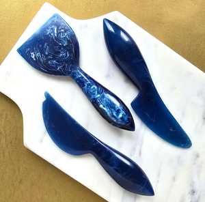 Ensemble de couteaux à fromage en résine écologique avec finition mate, design minimaliste, passe au lave-vaisselle, couteau multifonction pour fromage et pizza - Product Image 1
