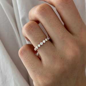 Bague de mariage avec diamants flottants de 1 carat, fine alliance éternelle 3/4, bague de mariage minimaliste en or jaune 14 carats avec diamants de laboratoire - Product Image 3
