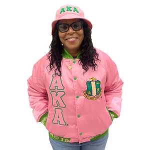 Chaqueta Bomber Rosa Satinada AKA con Forro de Cinta Personalizado, Chaqueta Varsity Bordada con Letras Griegas para Mujer, Estilo Urbano - Product Image 6