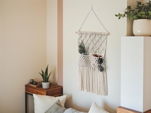 Panier mural minimaliste en macramé pour documents et articles de première nécessité, organisateur élégant pour la maison et le bureau - Product Image 5