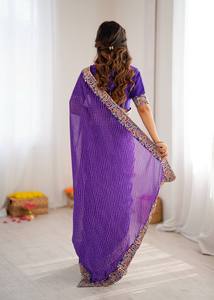 Sari de Georgette Bordado Royal Bandhani, Sari de Fiesta Bordado Regal, Tela de Seda Mono Pesada con Estilo Romántico - Product Image 3
