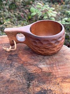 Mug en bois d'acacia personnalisé, tasse à boire artisanale en bois avec texture sculptée, équipement de camping, randonnée, survie, vaisselle - Product Image 5