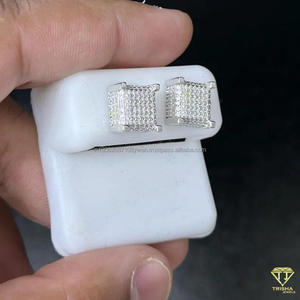 Boucles d'oreilles carrées en argent sterling 925 Moissanite glacée Boucles d'oreilles carrées en argent sterling 925 Moissanite glacée pavée - Product Image 2