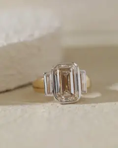 Anillo de Compromiso y Boda Arin Eternity con Diamante Cultivado en Laboratorio, Corte Esmeralda, Oro de 14k, Joyería para Mujer, Certificado IGI, para Fiestas y Eventos - Product Image 1