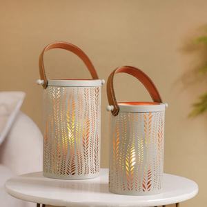 Nouveautés Décorations Maison et Événements : Bougeoirs en Fer de Luxe avec Poignées en Cuir, Faits Main, Durables pour Noël et Pâques - Product Image 1