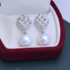 Pendientes de Perlas Redondas Blancas de 11-12 mm de Zhuji Danshui, Plata de Ley S925, Luz Intensa, Pequeñas Imperfecciones, Pendientes y Aretes de Perlas - Product Image 4