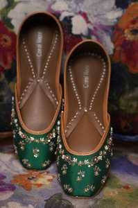 Luxury Bridal Khussa Designer Pumps Handmade Pakistani Traditional Flats Elegant Wedding Party Shoes OEM ODM Supplier - Product Image 4