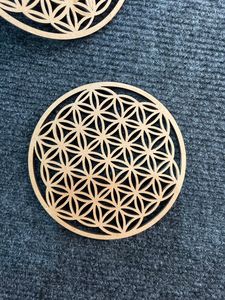 Sous-verres en bois MDF découpés au laser sur mesure, ronds, 4x4 pouces, 4 mm d'épaisseur, écologiques, faits à la main, design classique - Product Image 5