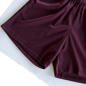 Shorts en maille personnalisés de haute qualité pour hommes, tendance du moment, shorts en maille pour hommes pour l'extérieur avec logo personnalisé - Product Image 3