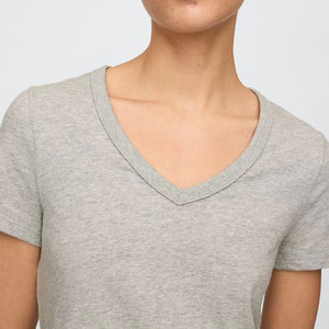 T-shirt pour femme à col en V au design exclusif, tissu doux de qualité supérieure, coupe ajustée, manches courtes, haut tendance, personnalisation de marque, vente en gros directe usine - Product Image 2