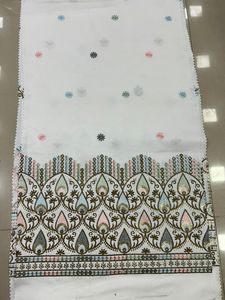 Tissu en coton brodé de luxe pour robes élégantes, robes sophistiquées et tenues de soirée haut de gamme avec personnalisation de marque - Product Image 2