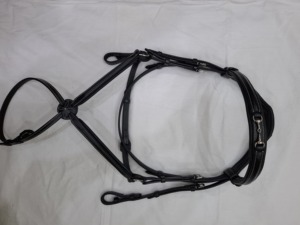 Ensemble de bridons d'équitation Annabelle, bridons en cuir pour chevaux, vente en gros, équipement d'équitation traditionnel, bridons d'équitation. - Product Image 1