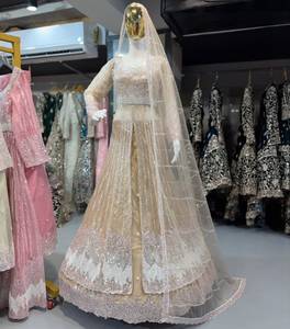 Ensemble Lehenga Choli indien pakistanais brodé de sequins beiges, longueur au sol, voile en filet, robe de soirée de mariage pour femmes - Product Image 1