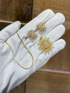 Juego de Colgante con Diamantes Cultivados en Laboratorio y Baño de Rodio, Corte Esmeralda, para Mujer, Calidad AAA, para Novia, Boda, Joyería de Moda, Venta al Por Mayor Bhargavi - Product Image 1