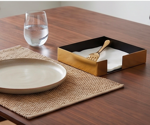 Porte-serviettes en métal poli doré, design carré simple, pour des tables élégantes et une utilisation en cuisine - Product Image 5