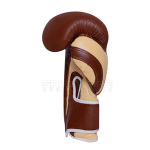 Guantes de Boxeo de Cuero de Alta Calidad con Características de Absorción de Humedad e Impermeabilidad para Uso Unisex - Hechos en Pakistán - Product Image 4