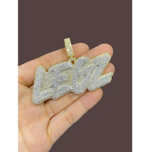 Collier pendentif lettre en moissanite de luxe, fournisseur indien, pour cadeau d'anniversaire, bijoux disponibles à la vente - Product Image 1