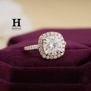 Luxury 2CT <b>Cushion</b> Cut Lab Grown Green <b>Cushion</b> Engagement Ring 14K Yellow Gold Diamond Halo Bridal Ring for Women Wholesale - Product Image 2