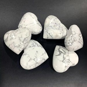 Pierre précieuse en howlite blanche naturelle en forme de cœur, polie, pierre brute sculptée, cristal de guérison pour la fabrication de bijoux, vente en gros - Product Image 4