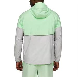 Conjunto Deportivo para Hombre con Capucha en Verde Menta, Chaqueta con Bloques de Color y Pantalones Cortos a Juego, Tejido de Poliéster de Secado Rápido, Ropa de Verano - Product Image 2