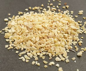 Ail Séché Brut Haché de Haute Qualité en Gros, Coupé 2-4mm pour Assaisonnement en Granulés, Approvisionnement en Vrac, Saveur Naturelle, Prix Bas - Product Image 6