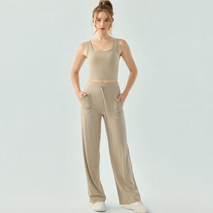 Conjunto Deportivo Rosa para Mujer, Sin Mangas, Cuello Cuadrado, Corte Holgado, con Bolsillos Laterales, Cierre con Cordón, Estilo Veraniego - Product Image 4