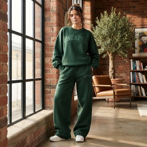 Conjunto Deportivo Oversize Verde Oscuro para Mujer, Sudadera de Cuello Redondo y Pantalones Jogger de Pierna Ancha, Ropa Deportiva Casual de Dos Piezas - Product Image 5