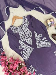 Ensemble Kurta pour femmes, violet, brodé, avec dentelle blanche, coupe ample, longueur cheville, tenue traditionnelle indienne pakistanaise, toutes saisons - Product Image 5