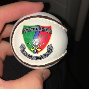 SLIOTAR HURLING BALL NUEVO SLIOTHAR HURL GAELIC DEPORTES - Product Image 1