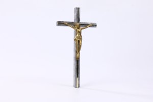 Croix murale catholique en métal plaqué or, polie et gravée avec la figure de Jésus, découpe pour décoration chrétienne de la maison à Noël - Product Image 2