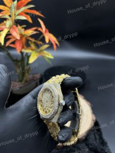 Montre automatique à cadran squelette entièrement sertie de diamants en acier inoxydable avec lunette en moissanite VVS - Product Image 3