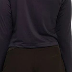 Camiseta Corta Negra de Manga Larga para Mujer, Cuello Redondo, Corte Ajustado, Informal, Elástica, Largo a la Cintura, Prenda Básica para Uso Diario - Product Image 4