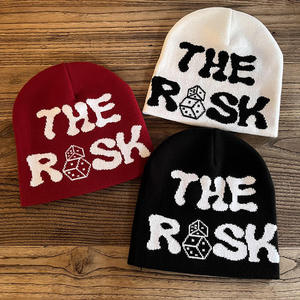 Gorros de Punto Lisos de Invierno al por Mayor, Gorro Unisex Suave y Cálido, Bordado Personalizado de Fábrica, Proveedor Mayorista OEM - Product Image 1
