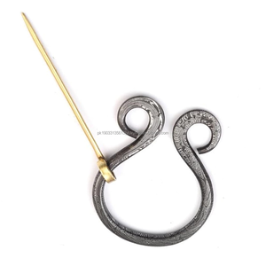 Tête de broche en acier damas forgée à la main unique avec broche en laiton Durable polyvalent pour un usage quotidien broches médiévales - Product Image 6