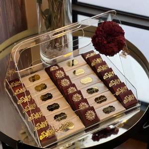 Plateau élégant pour chocolats de baby shower avec boîtes à thème arc-en-ciel et décoration verte – Présentoir haut de gamme pour cadeaux de fête - Product Image 4