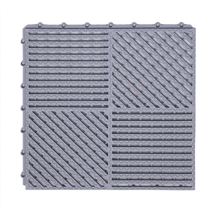 Dalles de sol en PVC emboîtables antidérapantes avec coussinets de drainage 11,8" x 11,8" - Product Image 4