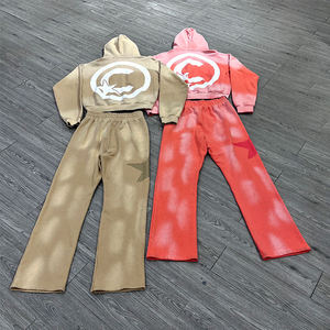 Conjunto de Chándal Personalizado de Fábrica con Pedrería: Sudadera con Capucha y Pantalones Acampanados Estilo Urbano - Product Image 3