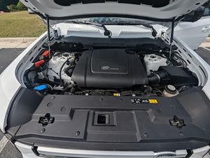 Excelente Oferta 2023 Land Rover Defender 90 S SUV Listo para enviar a todo el mundo - Product Image 6