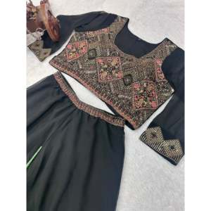 Ensemble Choli-Plazzo et Beautiful Koti de créateurs pour femmes - Product Image 5