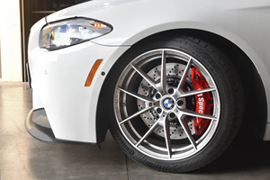 ชุดเบรกคาลิปเปอร์ 6 ลูกสูบ รุ่นใหญ่ D1SPEC S-RS จากไต้หวัน สำหรับ BMW 535i F10 Audi A6 Mercedes Benz E Class E350 Lexus GS อัพเกรด - Product Image 3